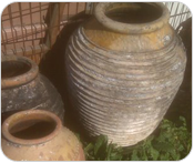 Antiques pots